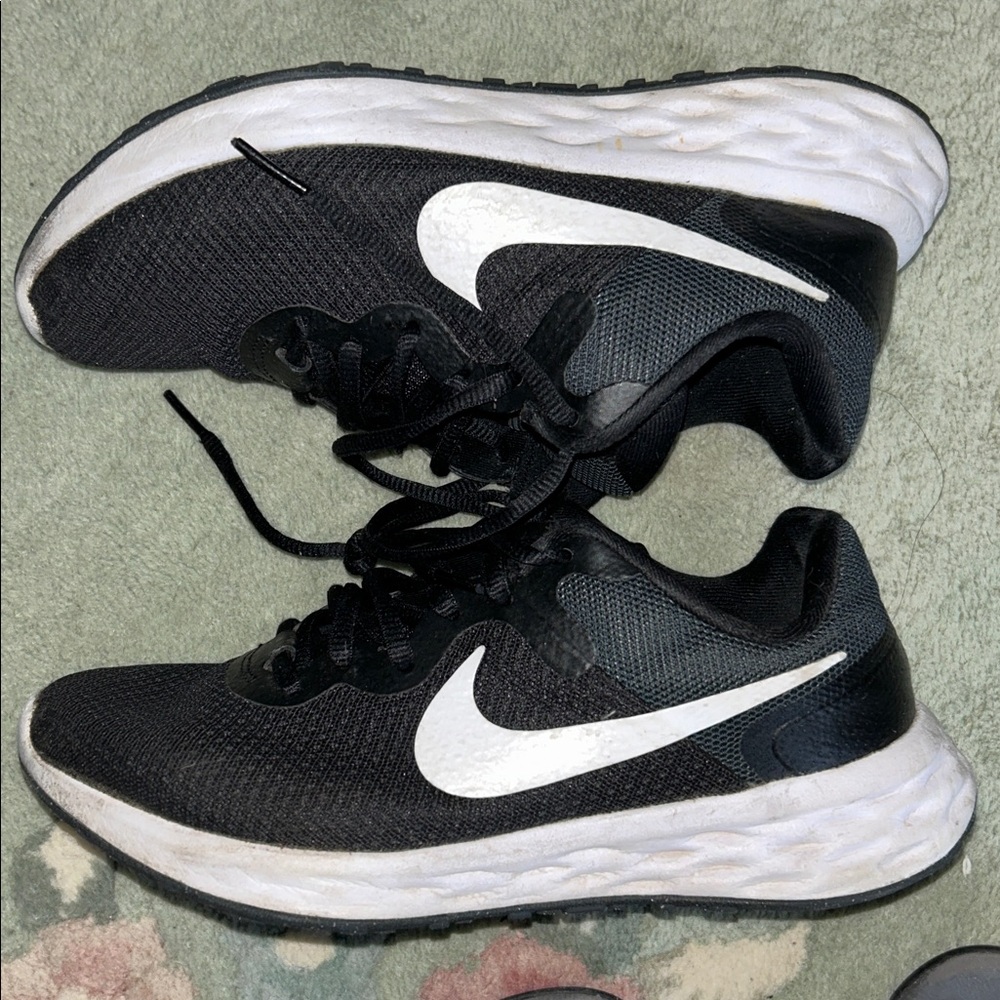 Nike Air Max Excee Black and White Athletic Shoes